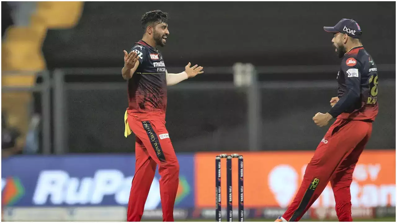 <p>IPL 2023: Virat Kohli was heavily fined for violating the Code of Conduct during the CSK match.</p>